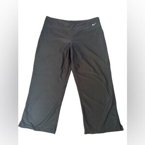 Nike Dri-FIT Black Capri Pants – Loose Fit NWT - Large